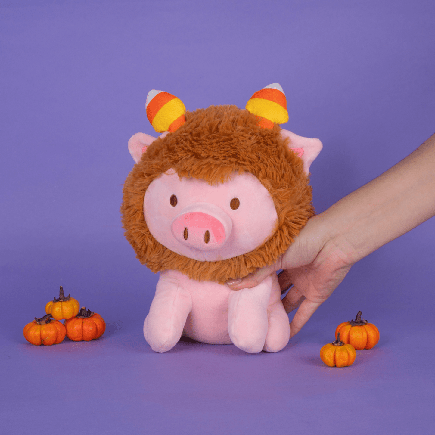 Halloween kollekció - Ülő Gigi malac jelmezben plüss