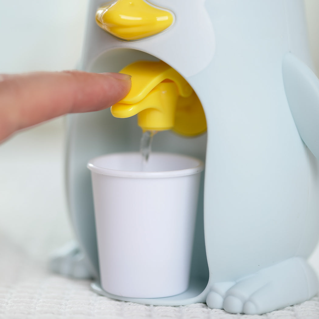 Pingvin vízadagoló gyerekeknek