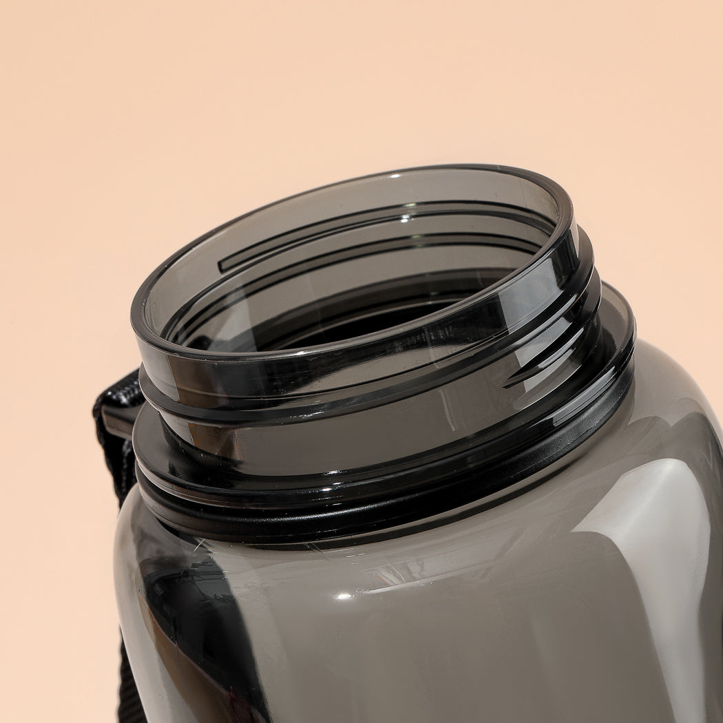 Kulacs Szíjjal 700ml