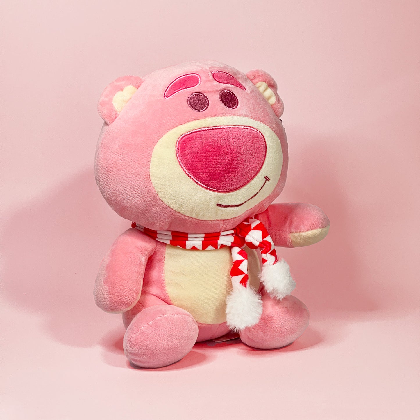 Disney kollekció - Karácsonyi Lotso plüss
