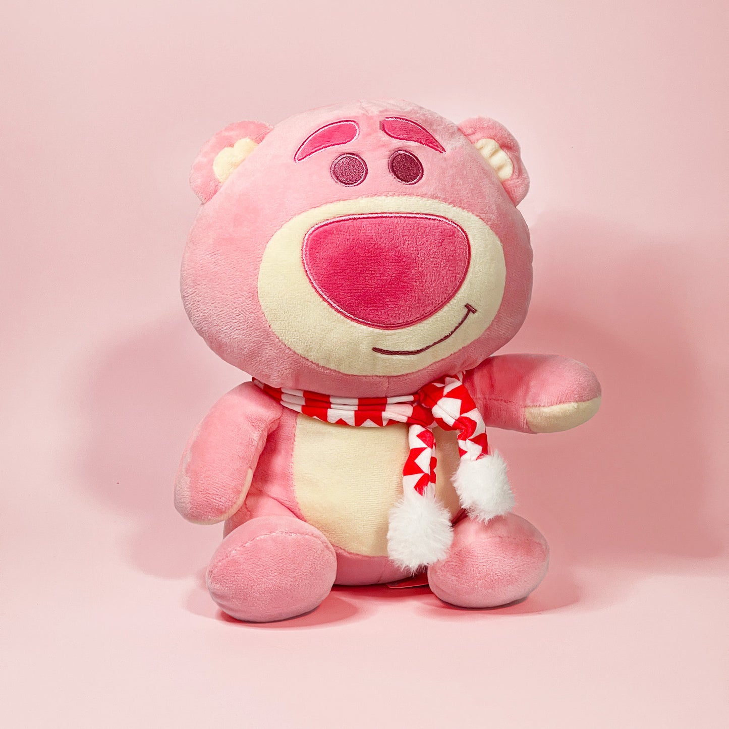 Disney kollekció - Karácsonyi Lotso plüss